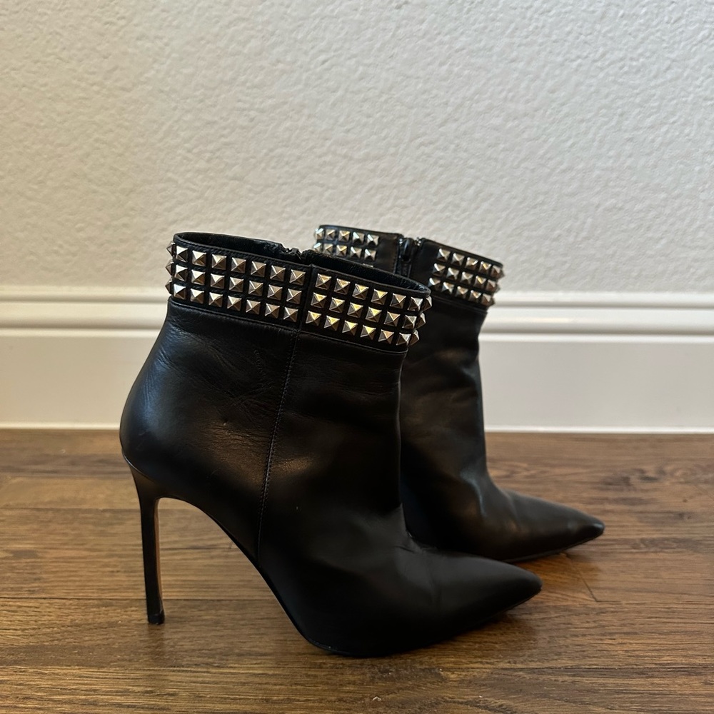 MANOLO BLAHNIK Leather Studded Accent Boots size IT 36